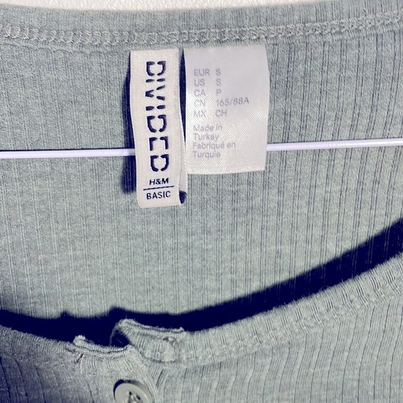 Woman’s Fitted Crop Long-sleeve - Picture 3 of 3